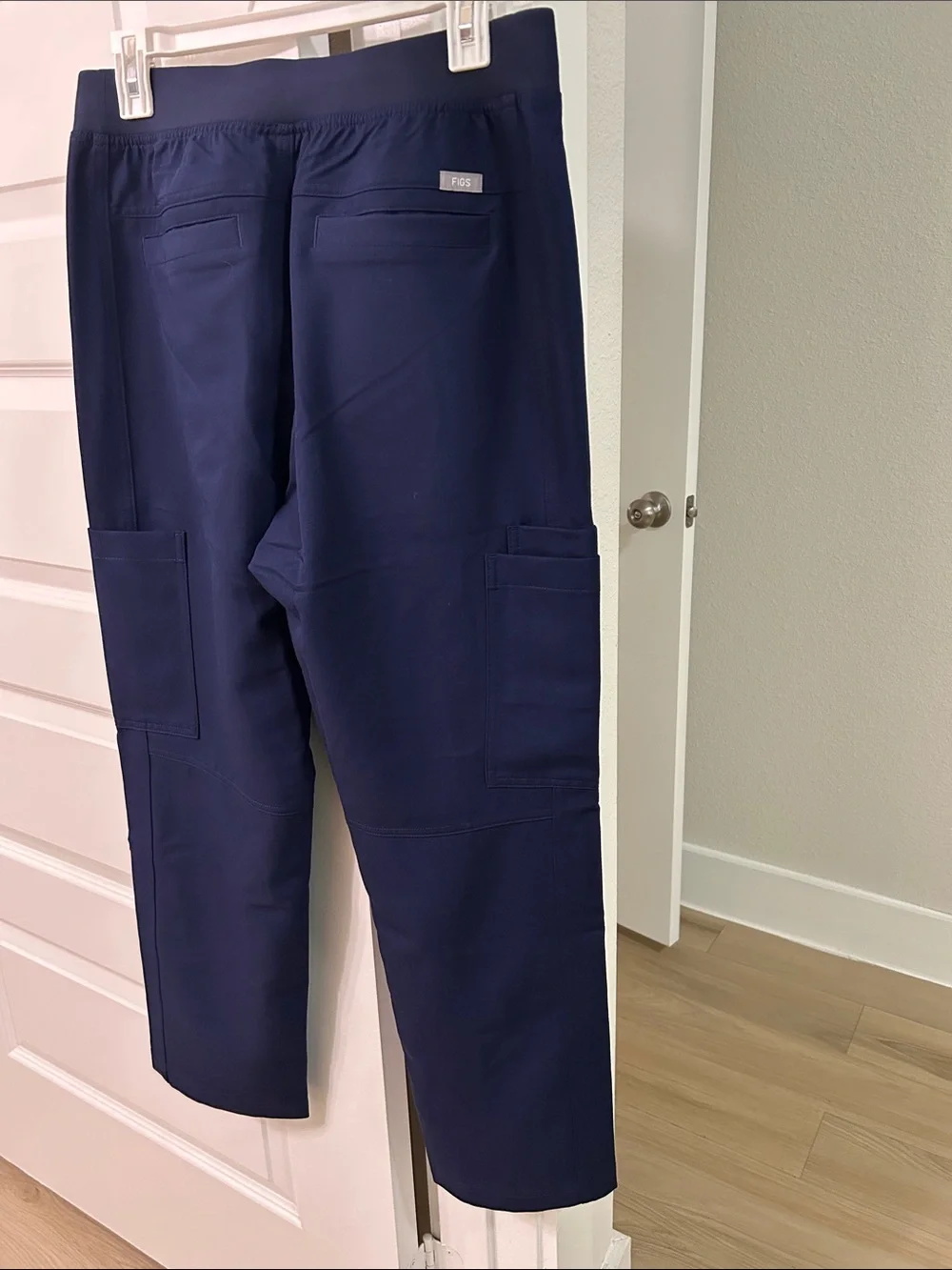 FIGS Axim Men's Navy Cargo Scrub Pants SML Short